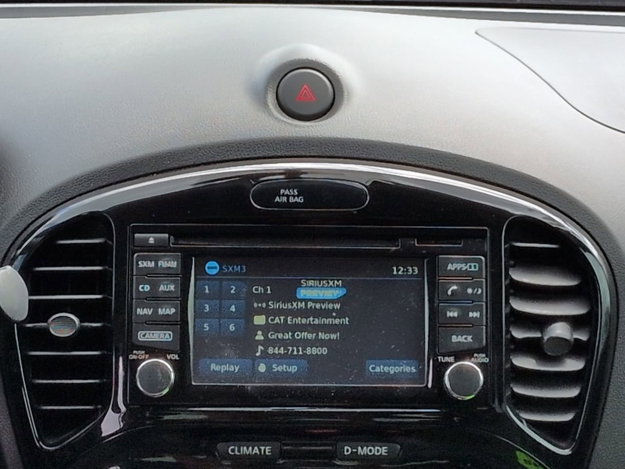 Used 2015 Nissan Juke SL FWD image 18