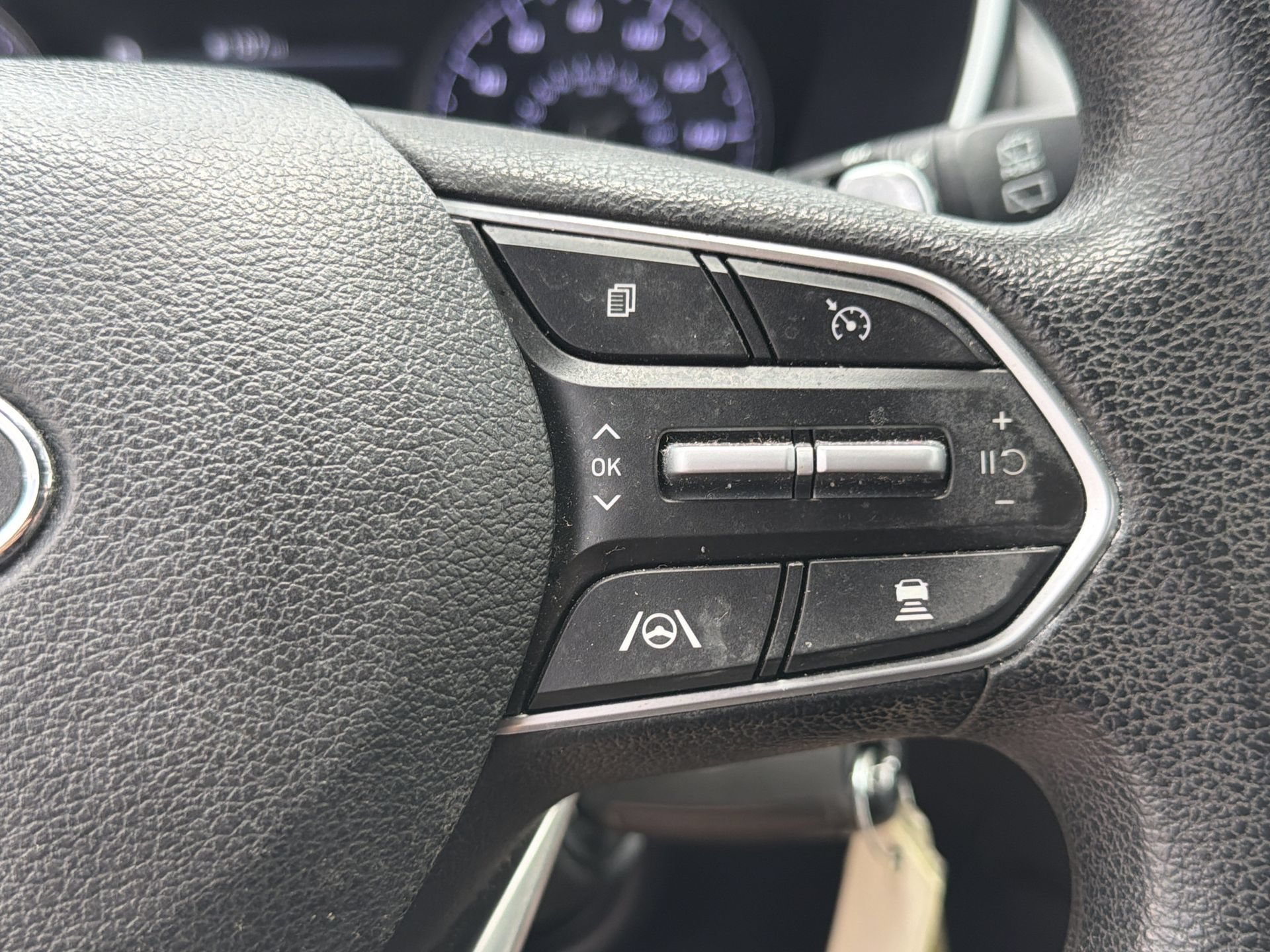 Used 2021 Hyundai Santa Fe SE FWD image 9