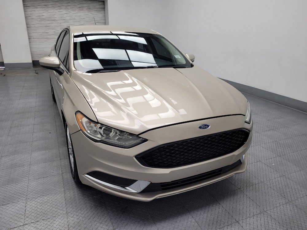 Used 2018 Ford Fusion SE w/ Fusion SE Technology Package FWD image 14