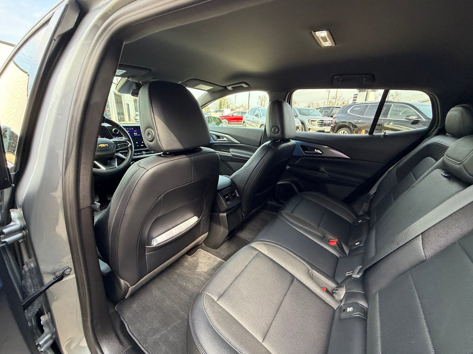 Used 2025 Chevrolet Equinox EV LT w/ Convenience Package FWD image 24