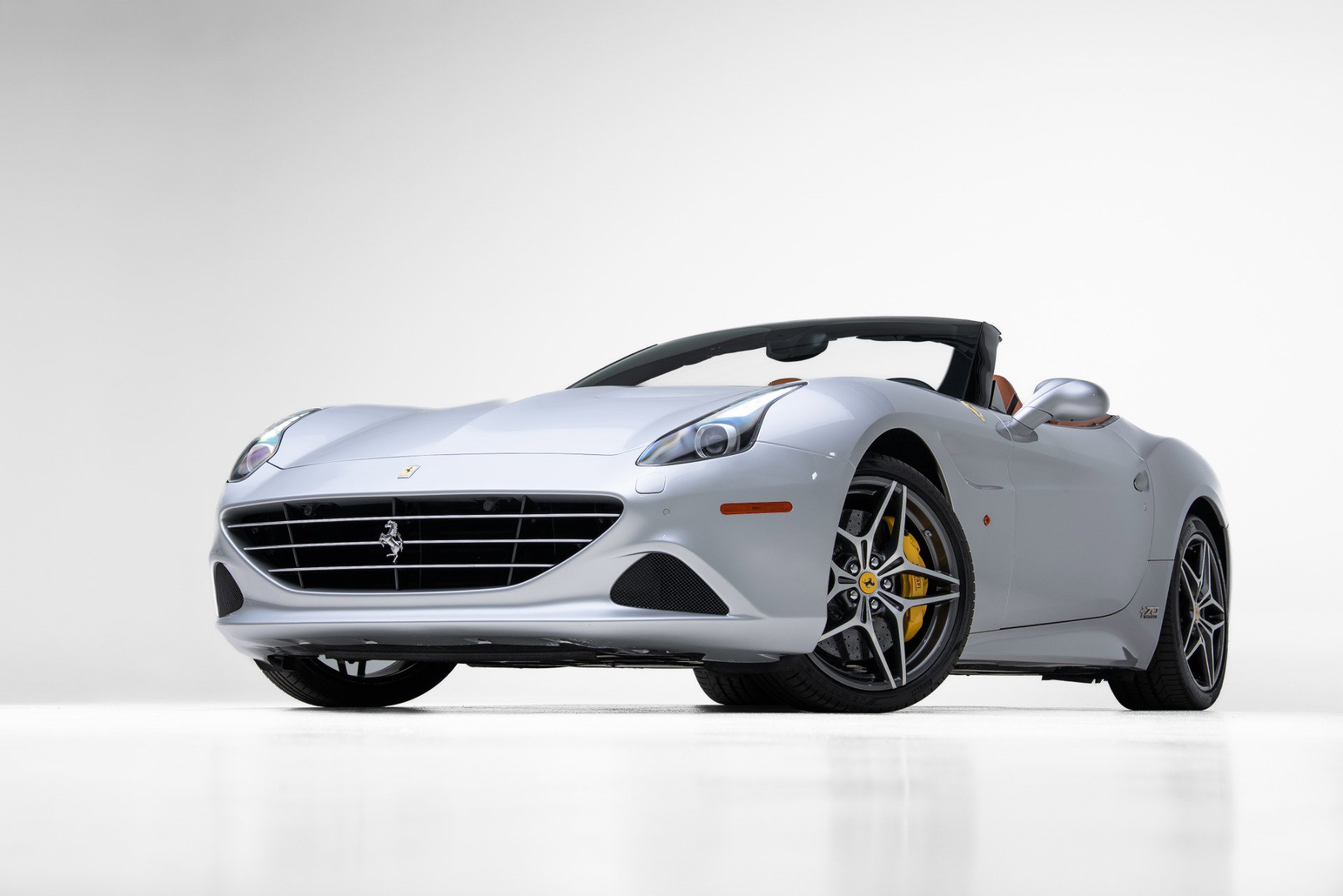 Used 2016 Ferrari California T image 45