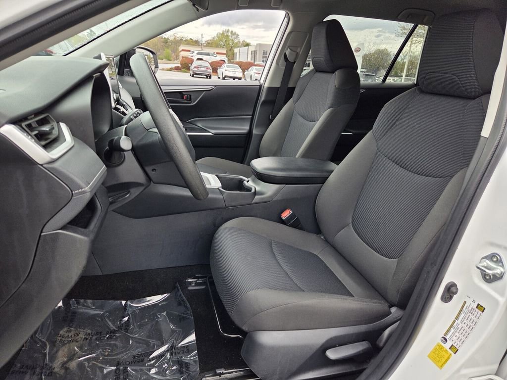Used 2025 Toyota RAV4 LE image 5