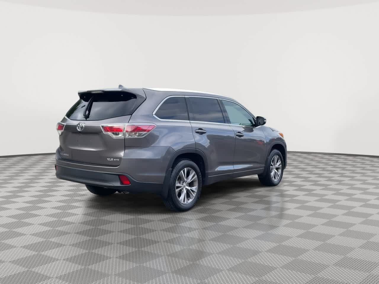 Used 2015 Toyota Highlander XLE AWD/4WD image 8