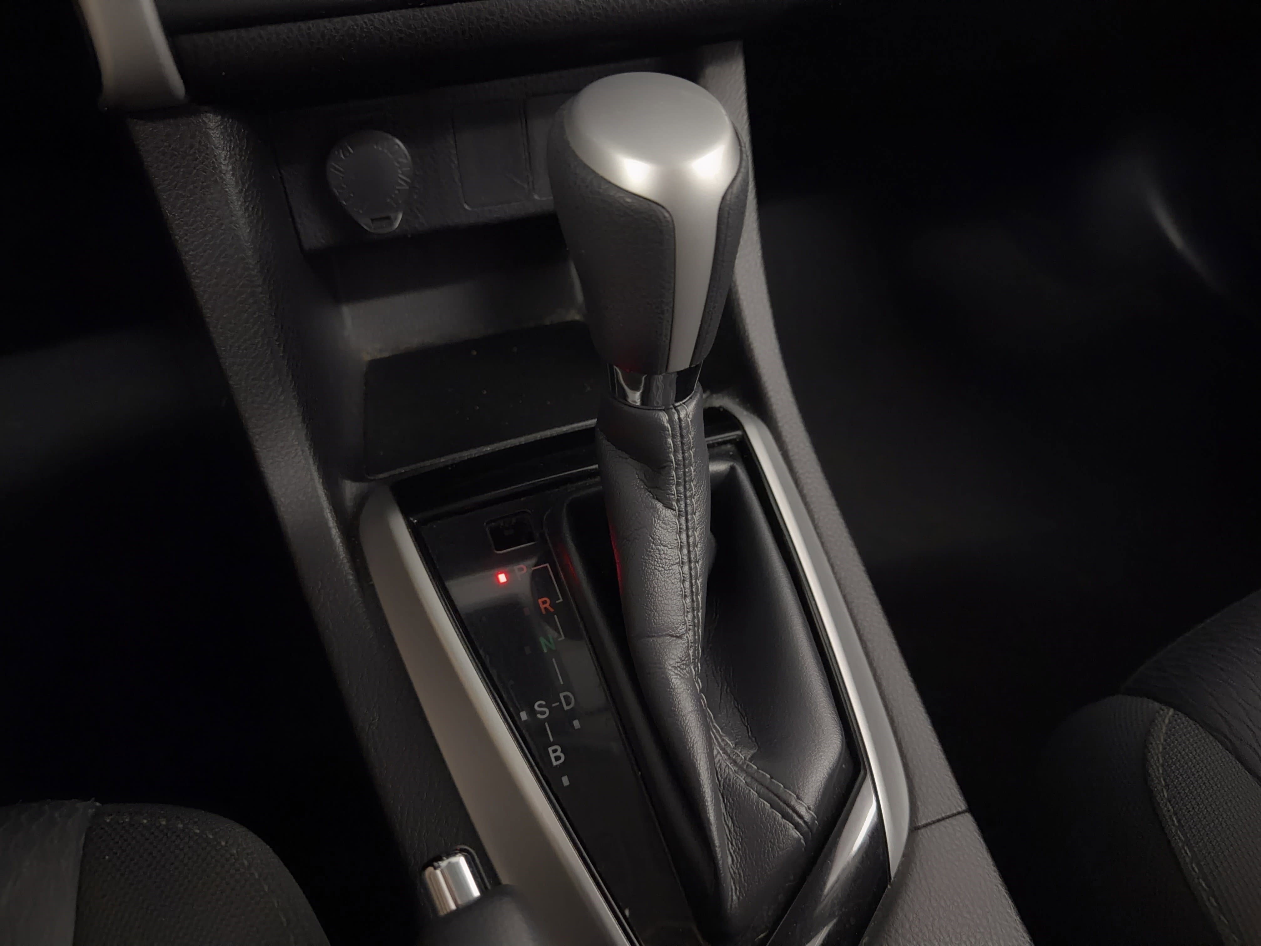 Used 2019 Toyota Corolla LE FWD image 25