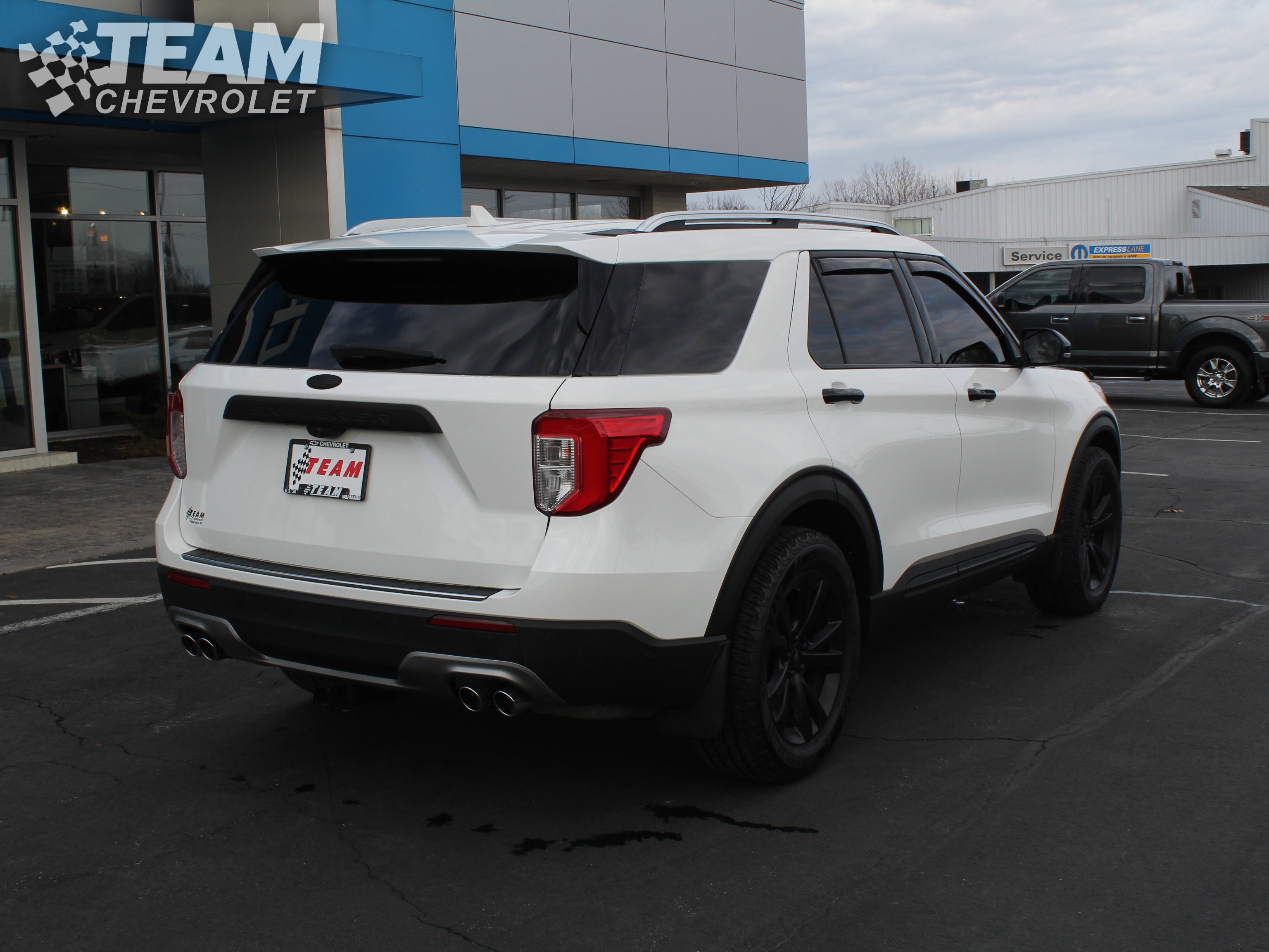 Used 2022 Ford Explorer Platinum w/ Equipment Group 601A image 4