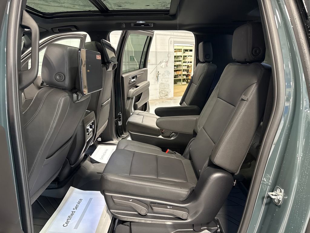 New 2026 Chevrolet Suburban Z71 w/ Z71 Off-Road Package AWD/4WD image 40