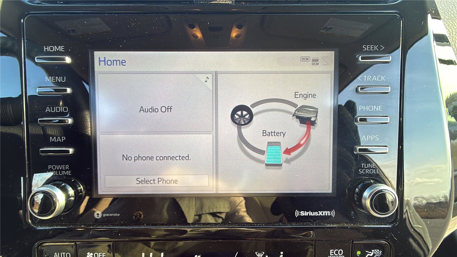 Used 2022 Toyota Prius LE image 18