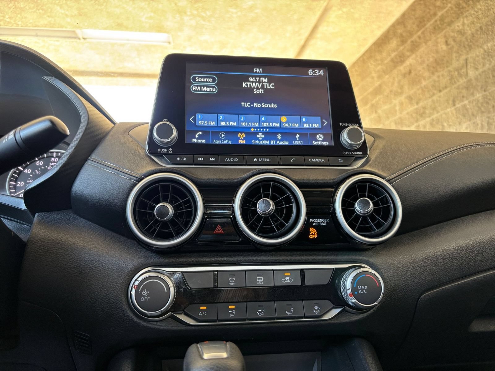 Used 2025 Nissan Sentra SV FWD image 17