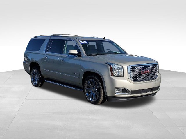 Used 2015 GMC Yukon XL Denali w/ Touring Package AWD/4WD image 2
