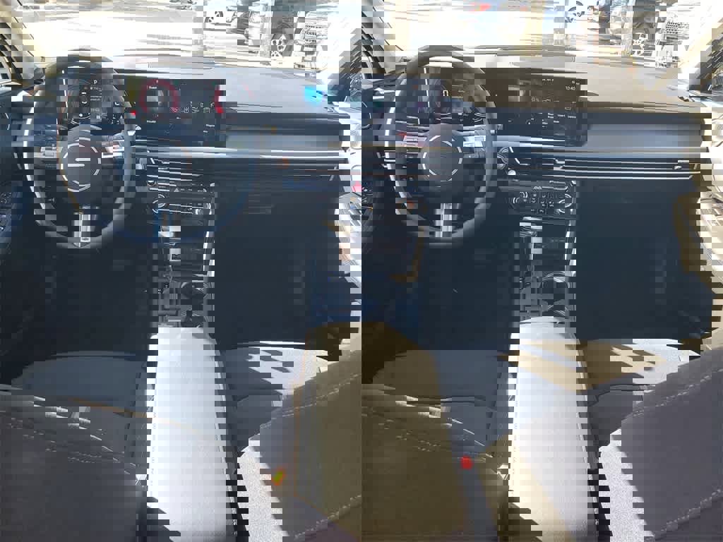 Used 2025 Hyundai Sonata SE image 13