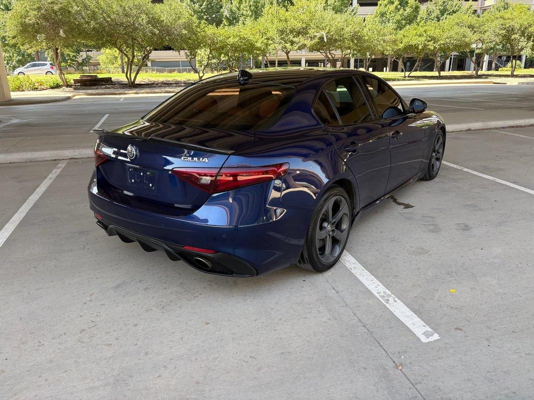 Used 2017 Alfa Romeo Giulia Ti w/ TI 19" Sport Package RWD image 6