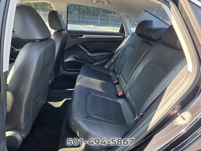 Used 2017 Volkswagen Passat 1.8T R-Line w/ R-Line Lighting Package FWD image 10