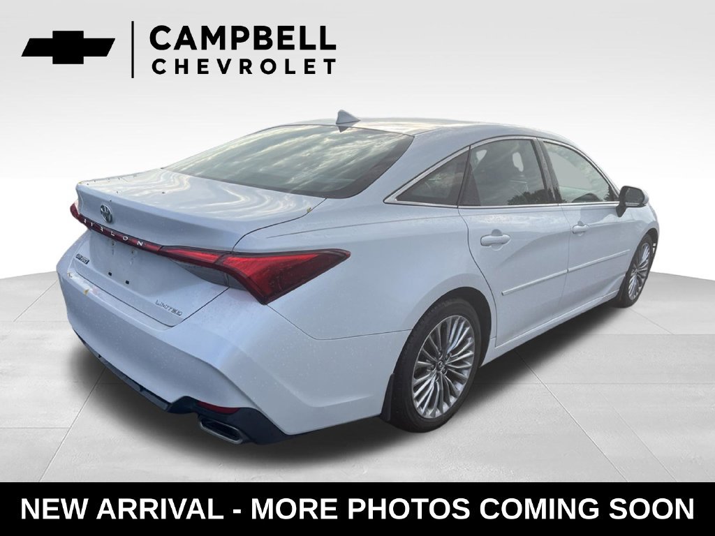 Used 2019 Toyota Avalon Limited FWD image 5