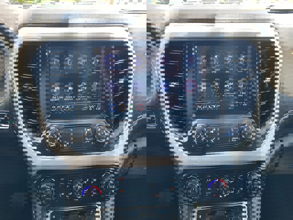 Used 2023 GMC Acadia SLE image 33