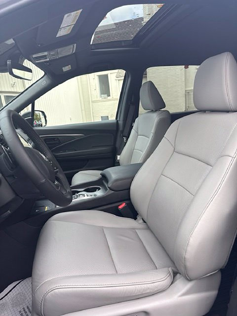 Used 2024 Honda Passport EX-L image 11