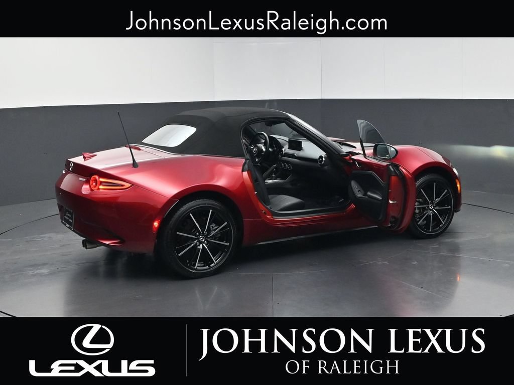 Used 2024 MAZDA MX-5 Miata Grand Touring RWD image 29