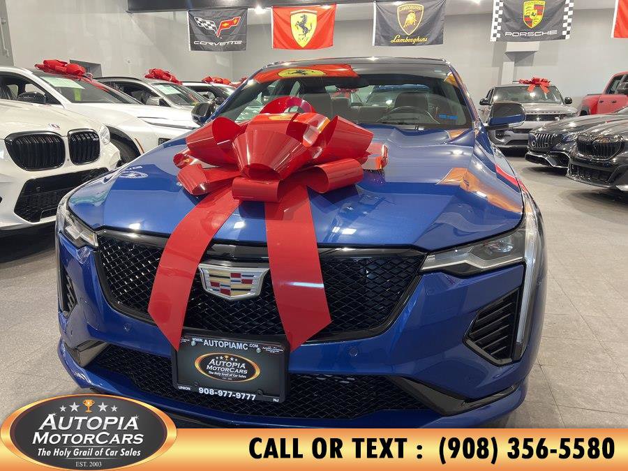 Used 2022 Cadillac CT4 V RWD image 1