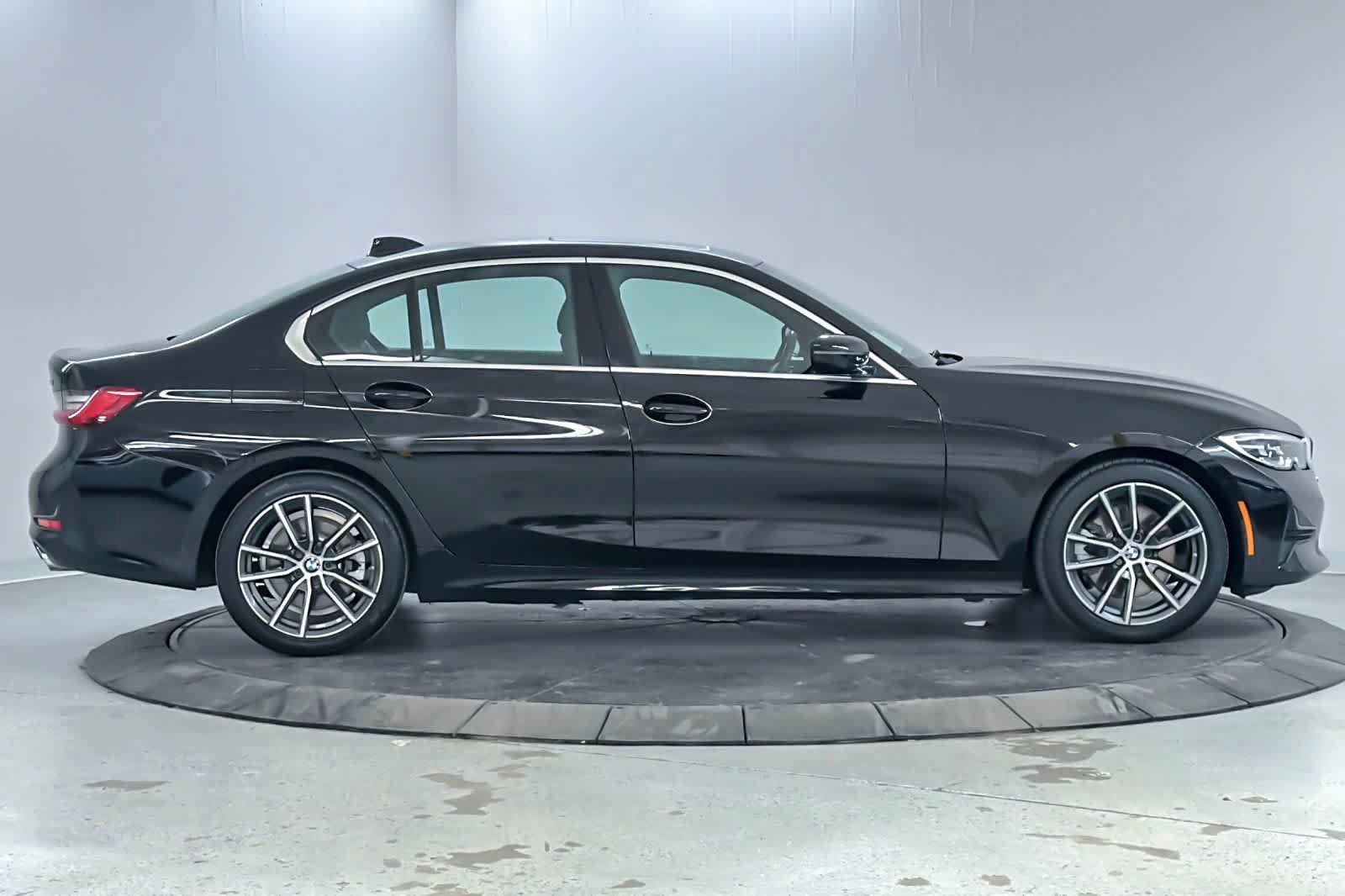 Used 2021 BMW 330i Sedan w/ Convenience Package RWD image 8