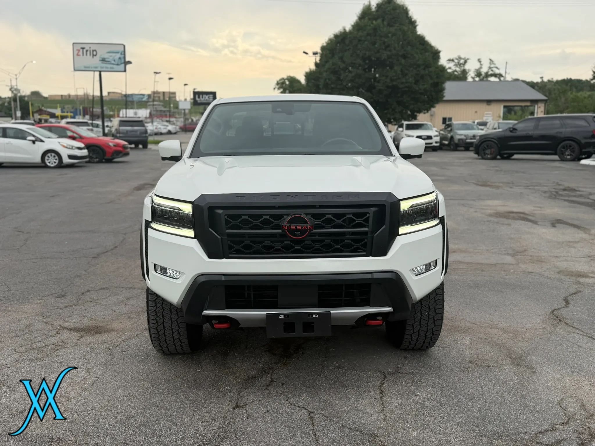 Used 2023 Nissan Frontier PRO-4X w/ Pro Convenience Package AWD/4WD image 2