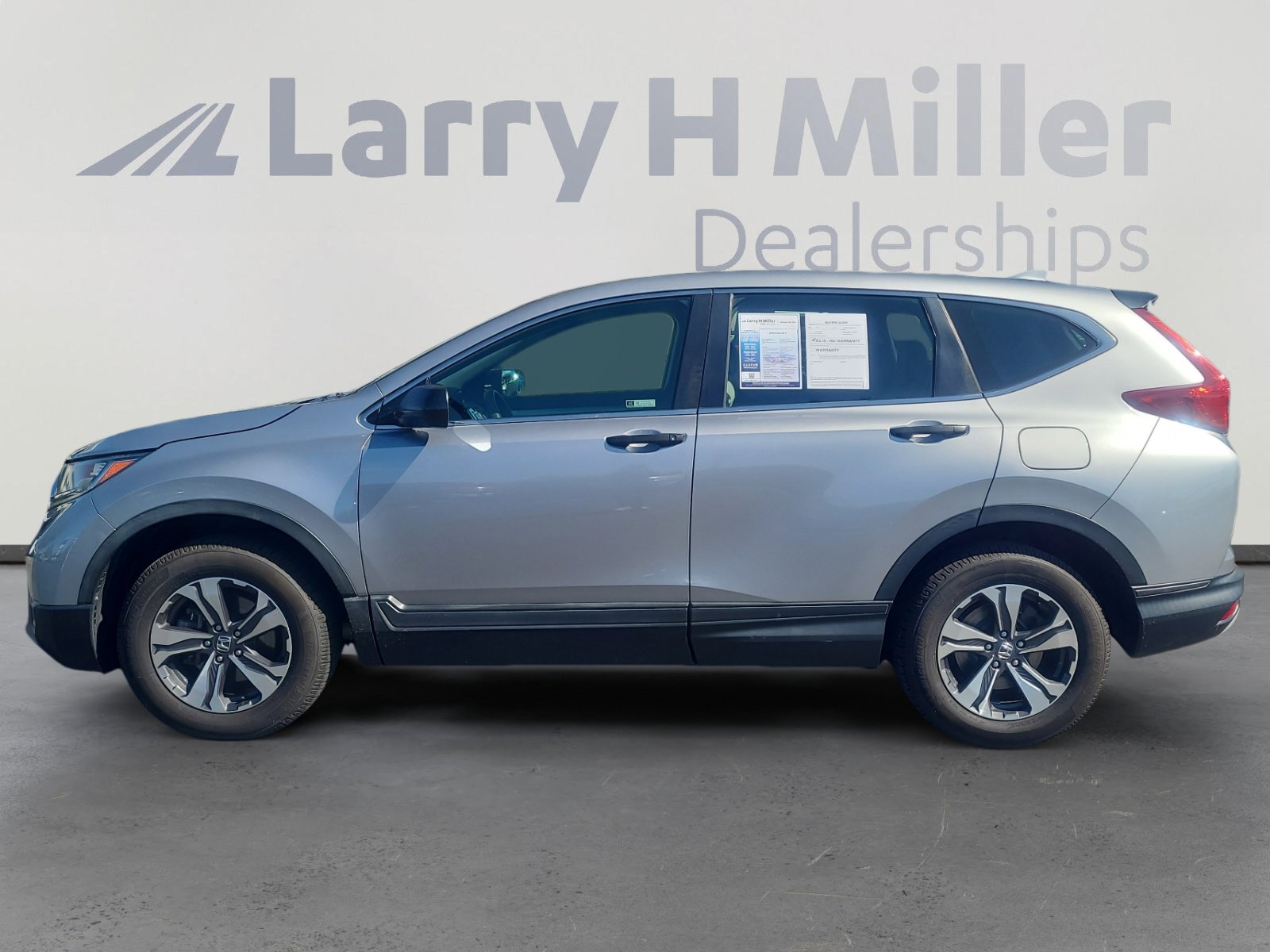 Used 2018 Honda CR-V LX image 2