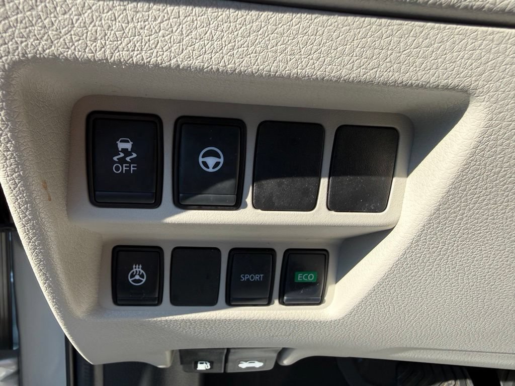 Used 2022 Nissan Rogue Sport SL w/ Premium Package FWD image 19