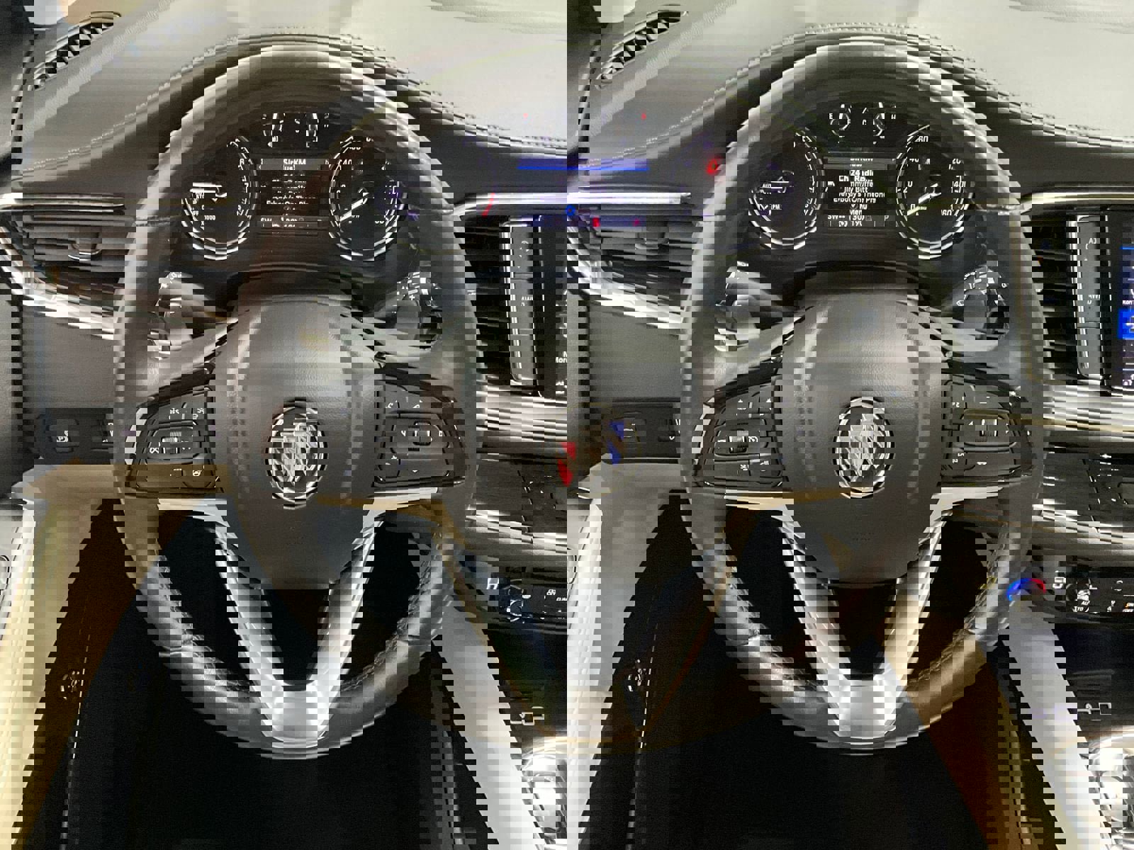 Used 2023 Buick Enclave Essence w/ Experience Buick Package image 4