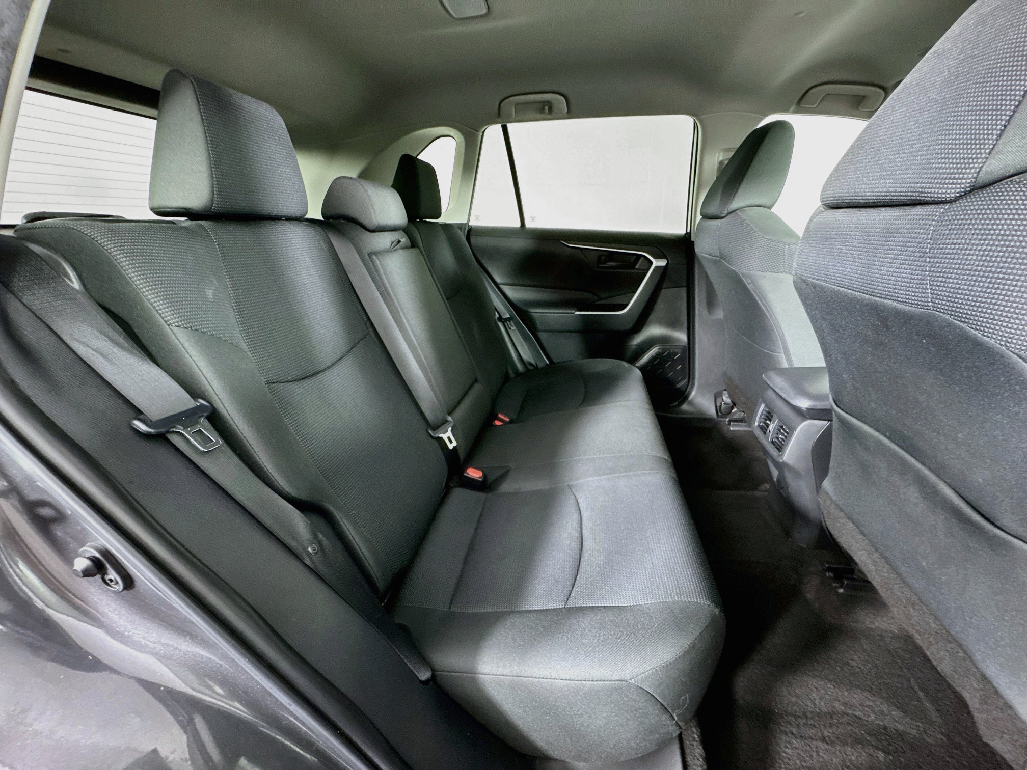 Used 2023 Toyota RAV4 LE AWD/4WD image 24