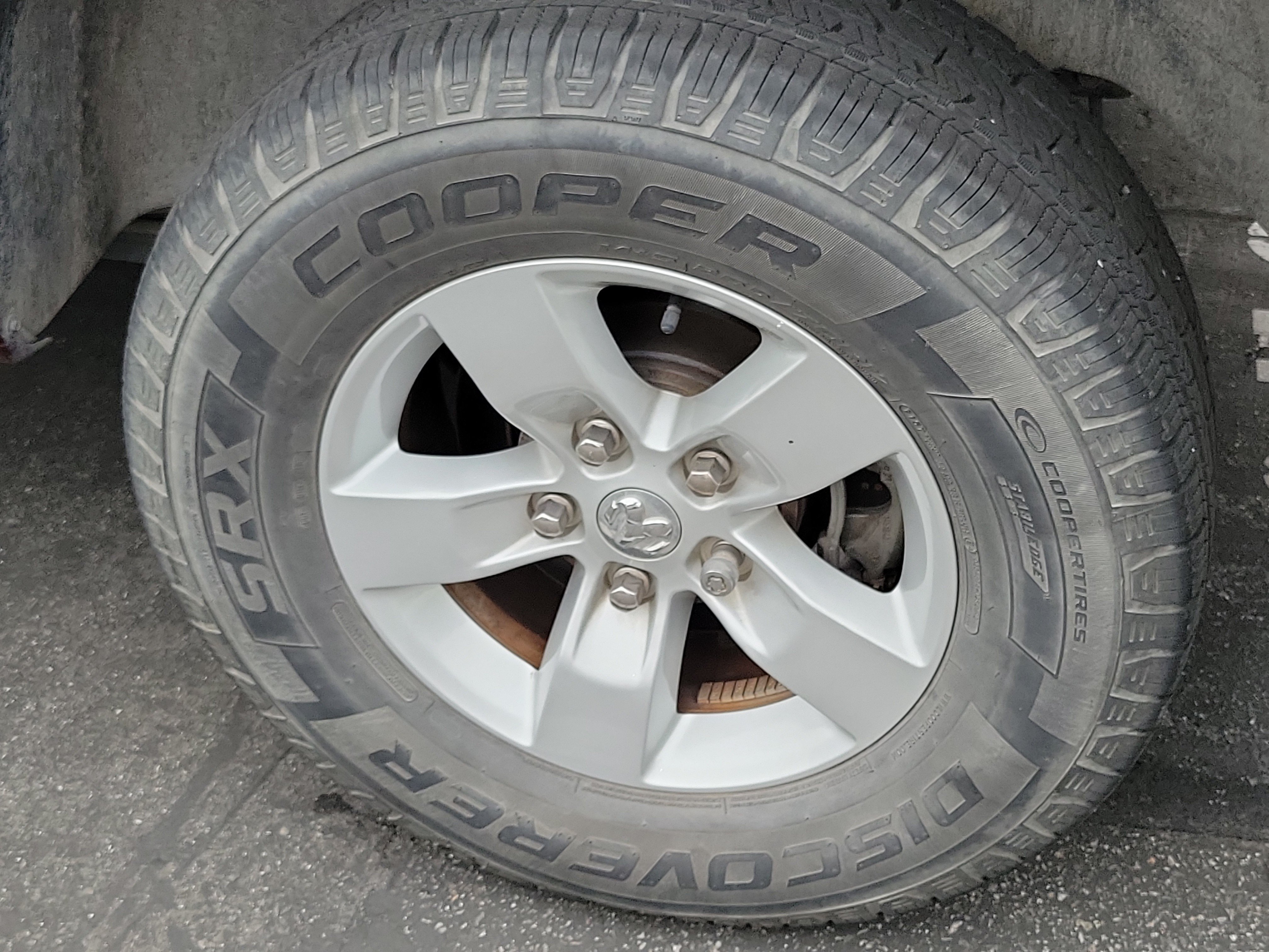 Used 2020 RAM 1500 Tradesman w/ Chrome Plus Package RWD image 4