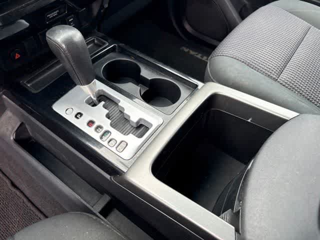 Used 2015 Nissan Titan SV w/ SV Value Truck Package RWD image 18