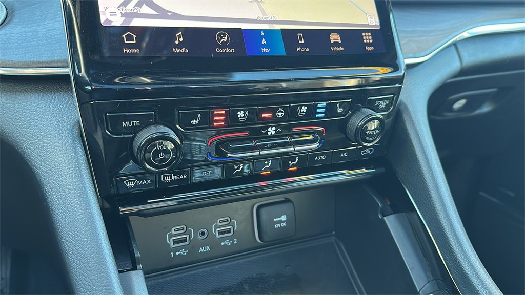 Used 2024 Jeep Grand Cherokee Overland w/ Adv Protech Group III image 23