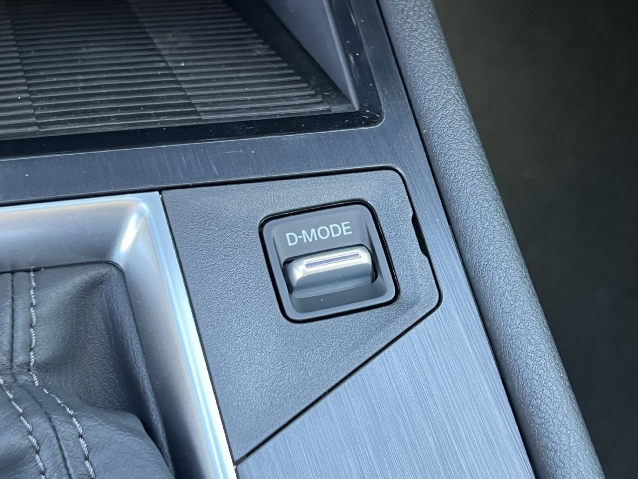 New 2027 Nissan Kicks S FWD image 12