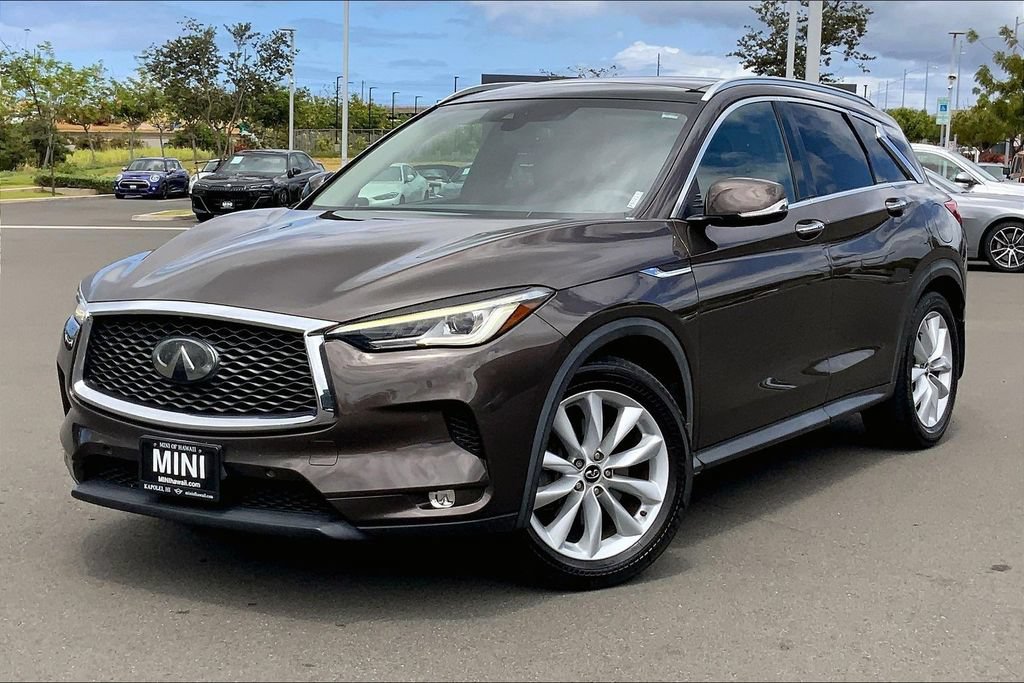 Used 2019 INFINITI QX50 Essential w/ Cargo Package FWD image 2