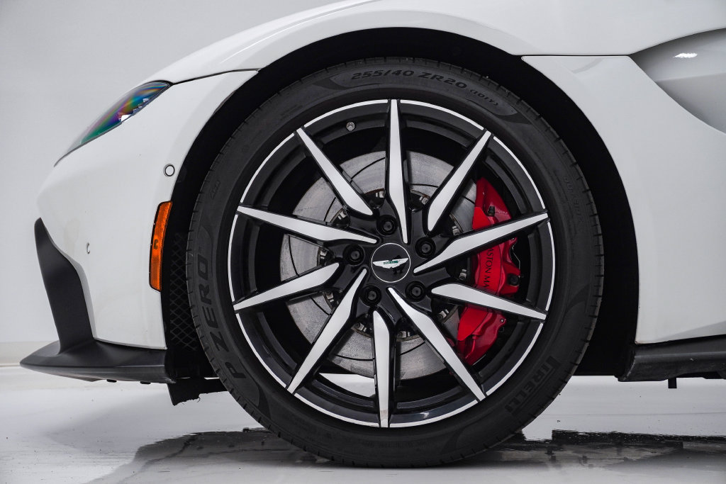 Used 2019 Aston Martin V8 Vantage Coupe RWD image 15