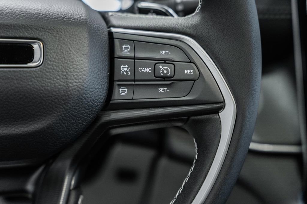 New 2025 Jeep Grand Cherokee L Altitude image 25