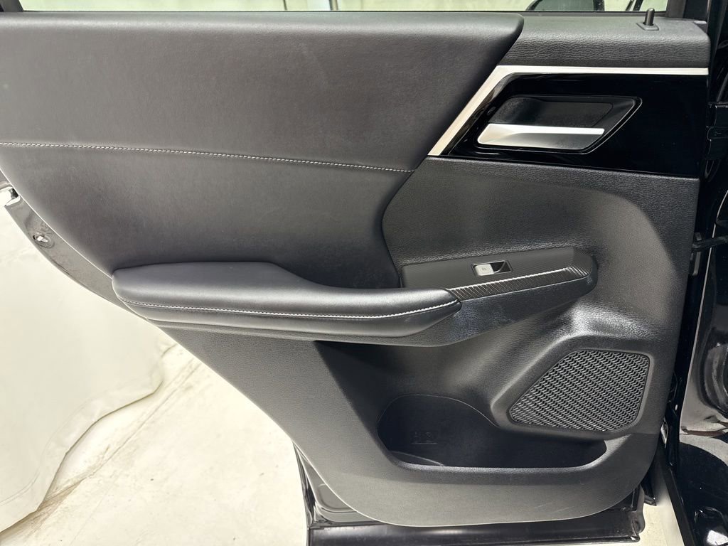 Used 2024 Mitsubishi Outlander SE image 15