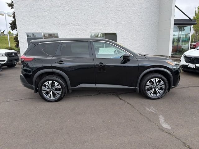 Used 2022 Nissan Rogue SV AWD/4WD image 2