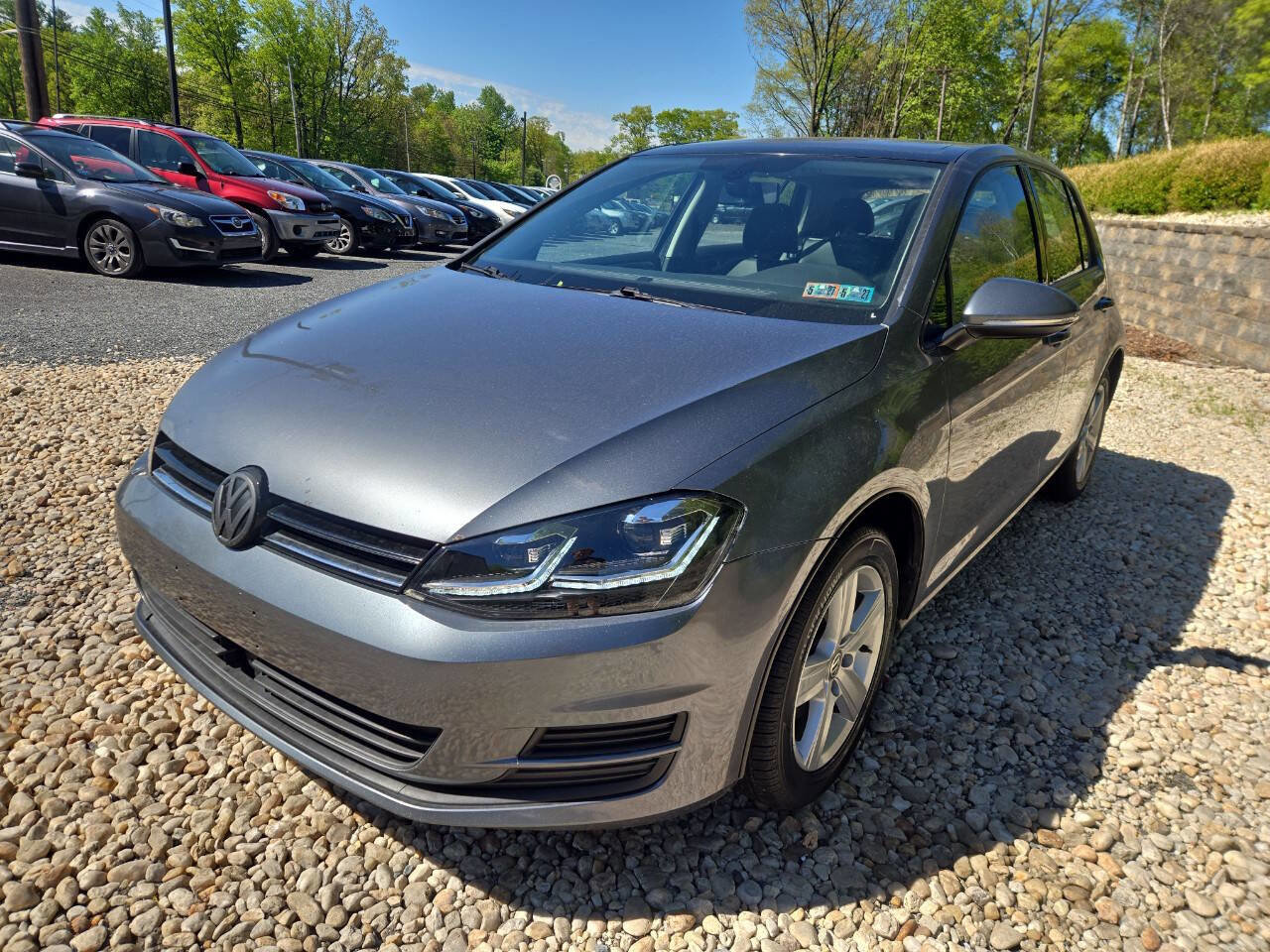 Used 2017 Volkswagen Golf S FWD image 3