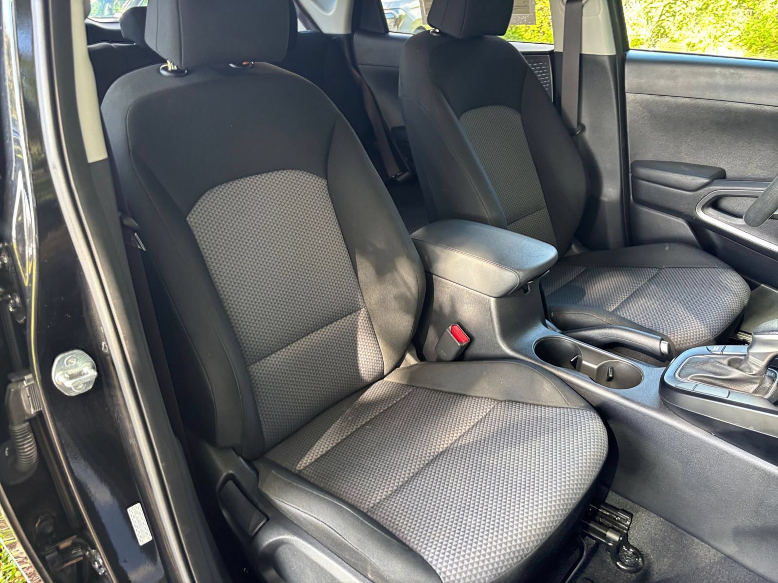 Used 2025 Kia Soul LX w/ LX Technology Package FWD image 33