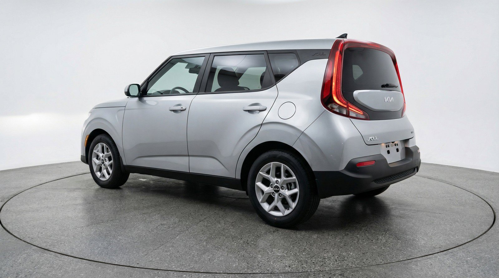 Used 2025 Kia Soul LX w/ LX Technology Package FWD image 6