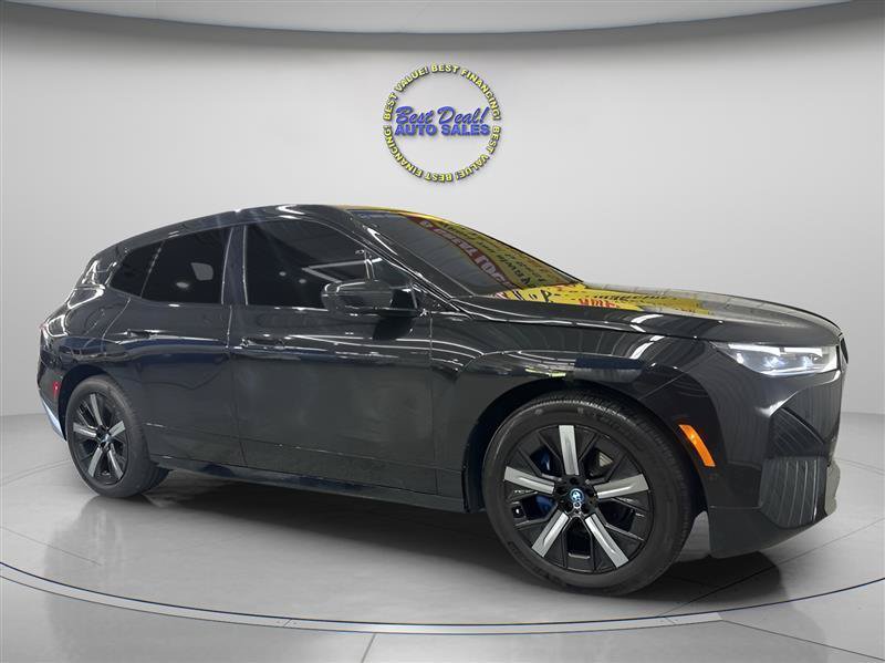 Used 2024 BMW iX xDrive50 w/ Premium Package AWD/4WD image 8