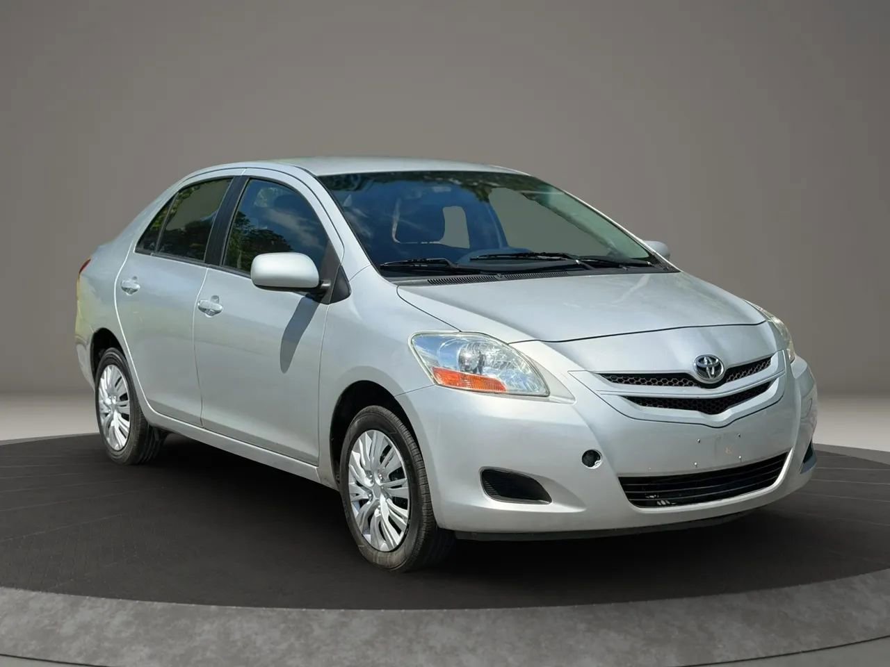 Used 2008 Toyota Yaris S FWD image 3