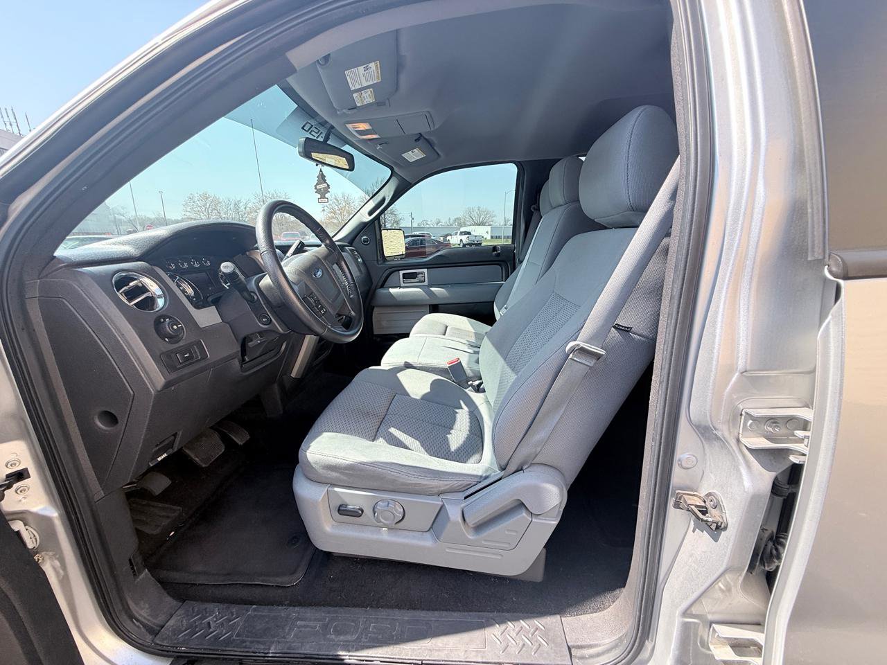 Used 2011 Ford F150 XLT w/ XLT Chrome Pkg image 9