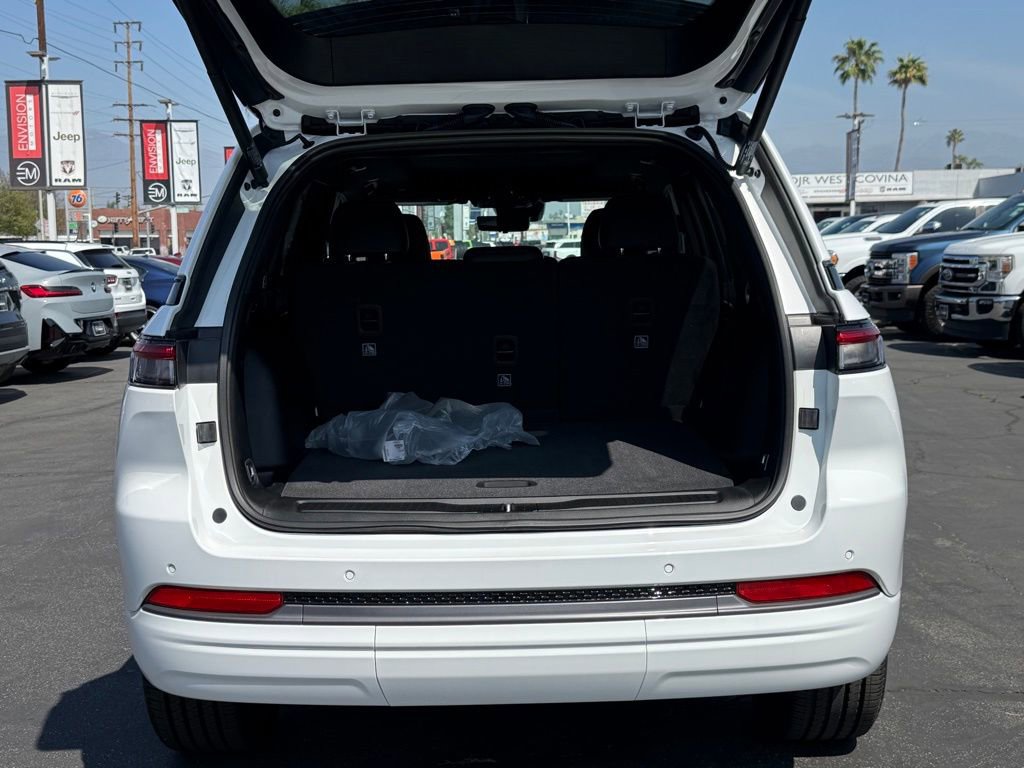 New 2026 Jeep Grand Cherokee Limited Reserve image 13