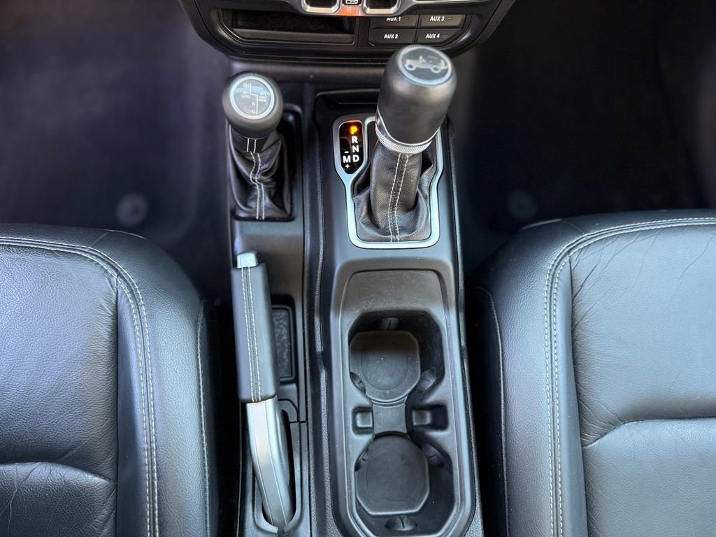 Used 2018 Jeep Wrangler Unlimited Sahara w/ Quick Order Package 24M Moab image 17