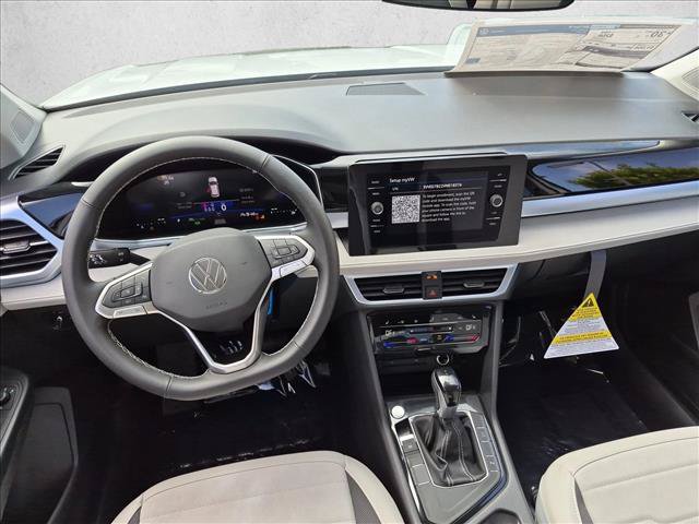 New 2027 Volkswagen Taos SE FWD image 15