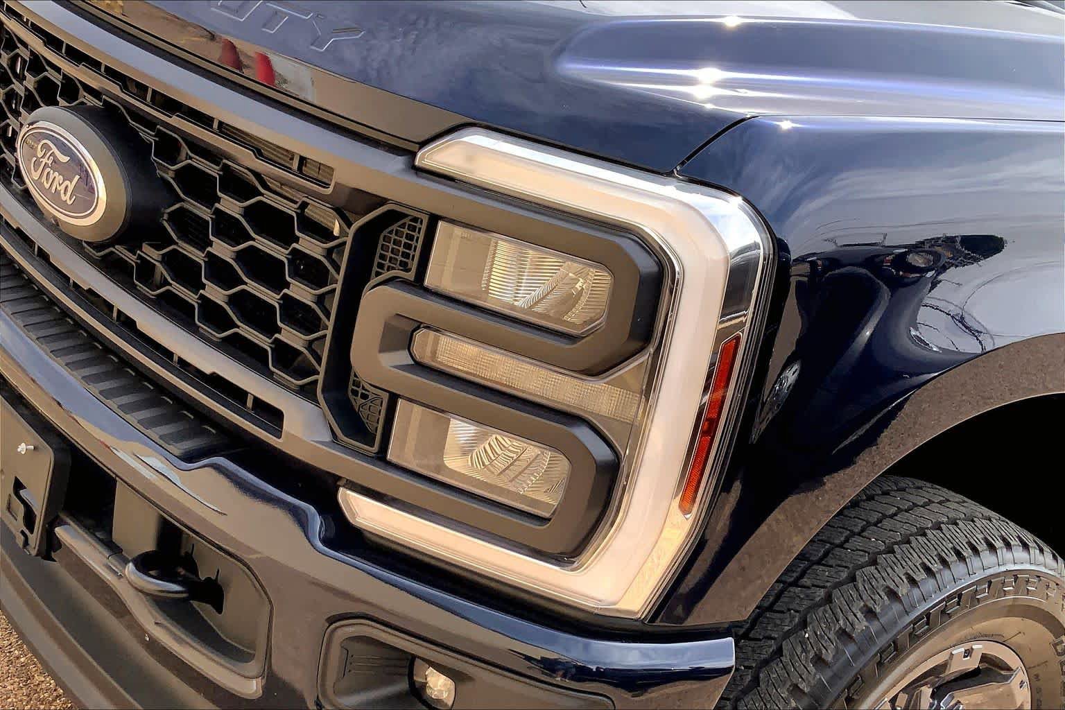 Certified 2024 Ford F250 Lariat w/ Sport Appearance Package image 27