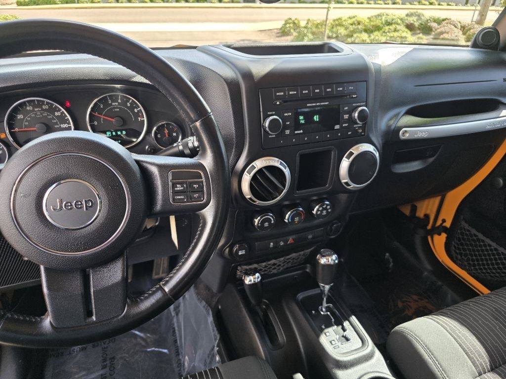 Used 2012 Jeep Wrangler Rubicon AWD/4WD image 11