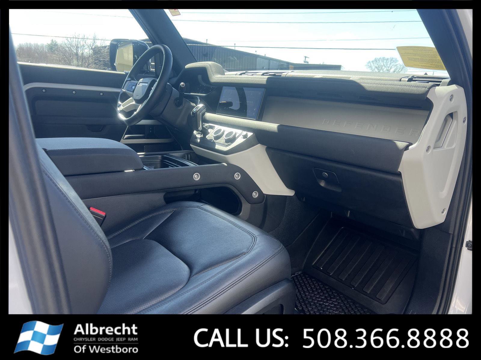 Used 2023 Land Rover Defender 90 SE image 14