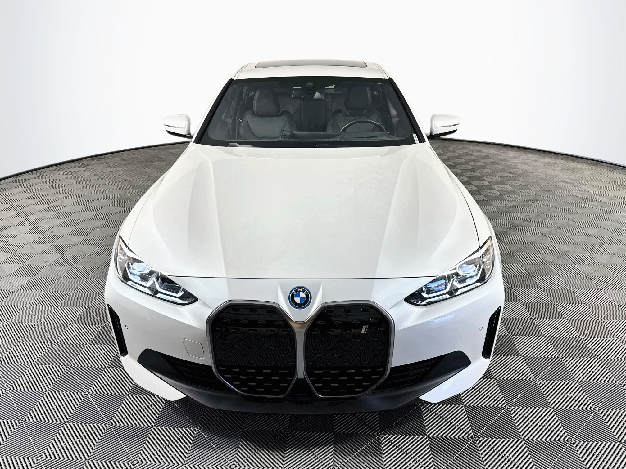 Used 2023 BMW i4 eDrive40 w/ Premium Package RWD image 2
