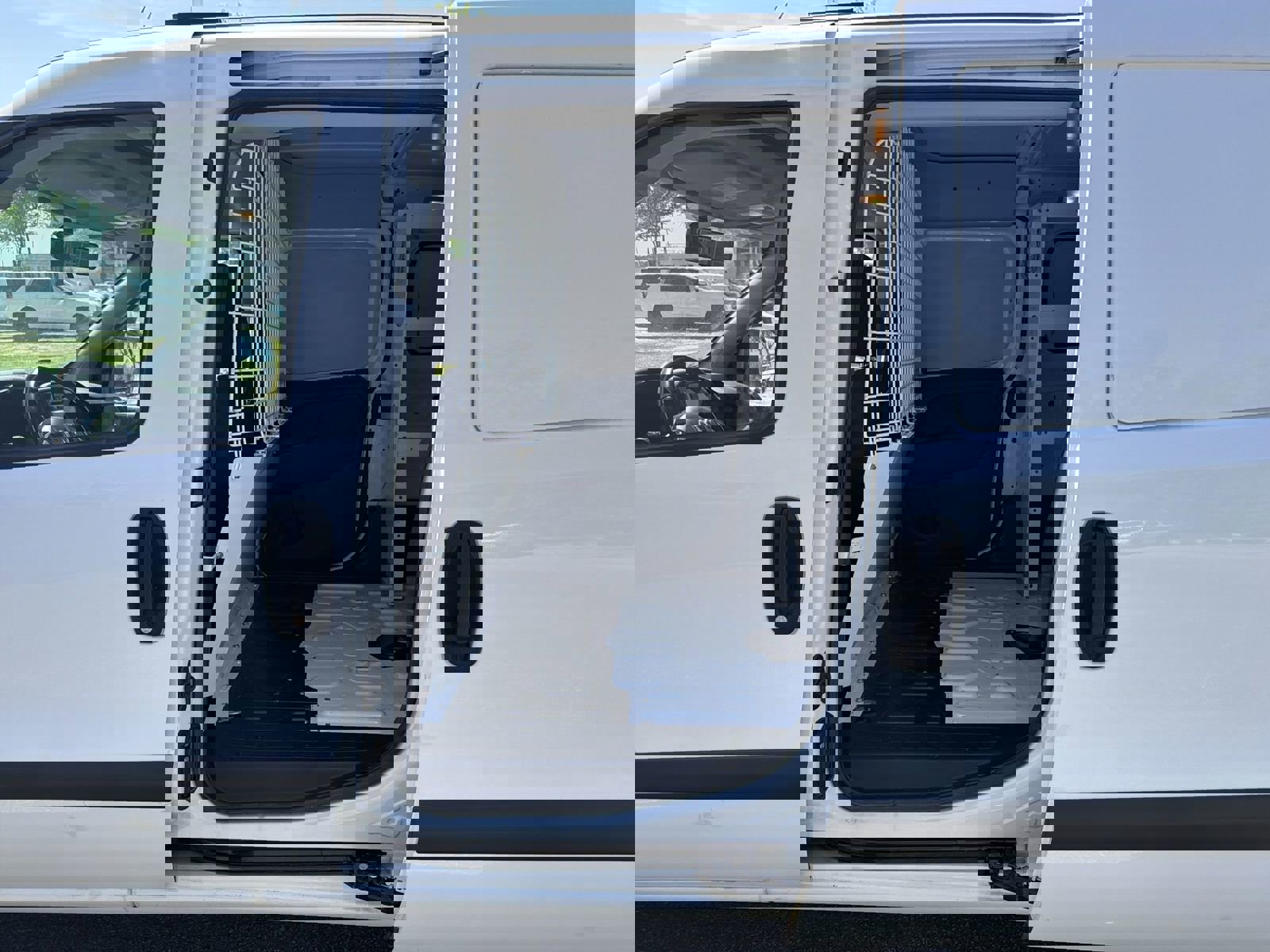 Used 2017 RAM ProMaster City Tradesman w/ Rear Back-up Camera Group image 31